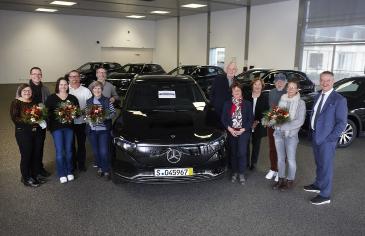 Gewinnsparen Gewinner Mercedes EQA Gruppenbild in Rastatt